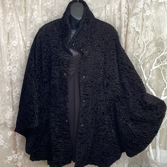 Deep Black Persian Cape Coat. Like Brand New 💕 - Picture 2 of 12